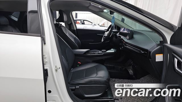 Kia EV6 Long Range Light 2022 — фото 11