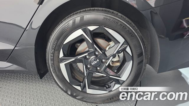Kia K5 (III) 2.0 Prestige 2024 — фото 21