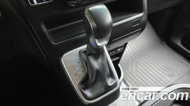 Hyundai Staria Cargo 5-Seater Modern 2022 — фото 9