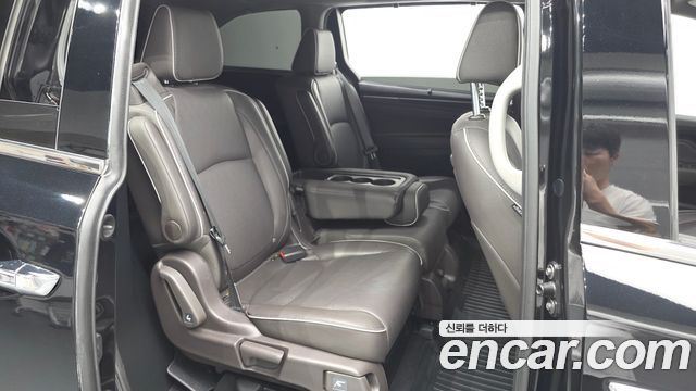Honda Odyssey 3.5 5th 2022 — фото 15