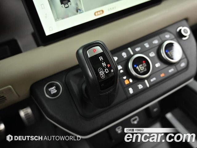 Land Rover Defender (L663) 110 D300 HSE 2022 — фото 9
