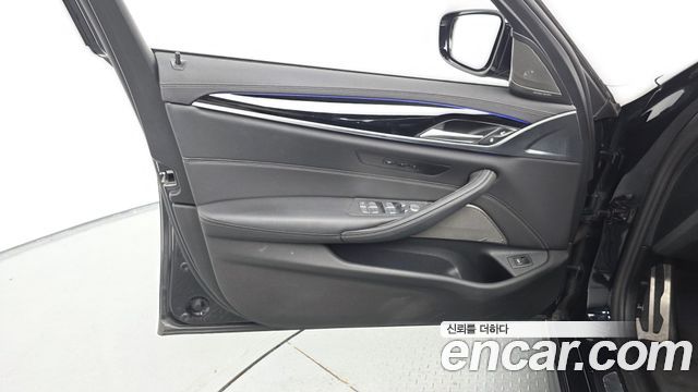 BMW 5 Series (G30) 530i xDrive M Sport Package 2022 — фото 24