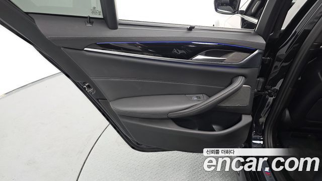 BMW 5 Series (G30) 530i xDrive M Sport Package 2022 — фото 25
