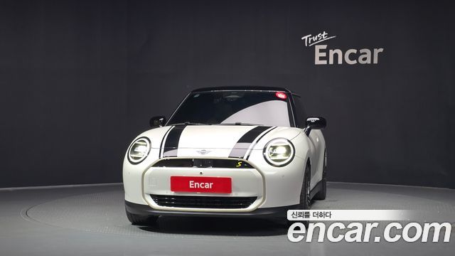 MINI Cooper Electric (IV) SE Favoured 2024 — фото 3