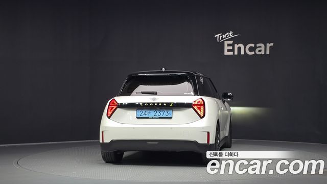 MINI Cooper Electric (IV) SE Favoured 2024 — фото 4