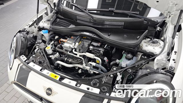 MINI Cooper Electric (IV) SE Favoured 2024 — фото 6