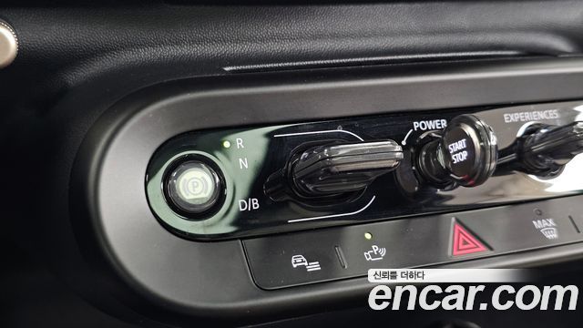 MINI Cooper Electric (IV) SE Favoured 2024 — фото 9