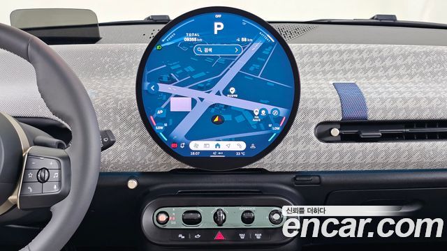 MINI Cooper Electric (IV) SE Favoured 2024 — фото 14