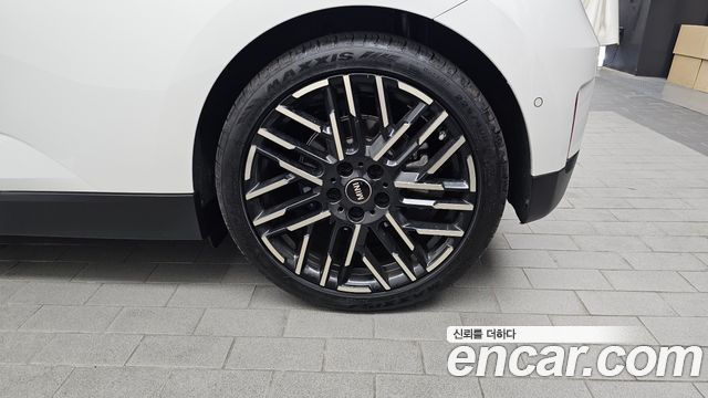 MINI Cooper Electric (IV) SE Favoured 2024 — фото 21