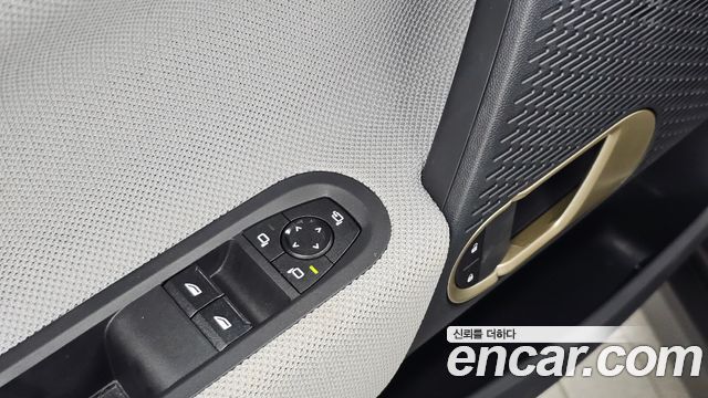 MINI Cooper Electric (IV) SE Favoured 2024 — фото 35