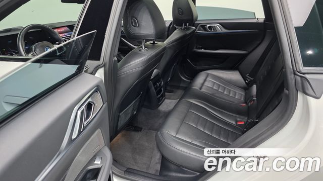 BMW i4 eDrive40 M Sports Pro 2023 — фото 12
