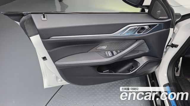 BMW i4 eDrive40 M Sports Pro 2023 — фото 24