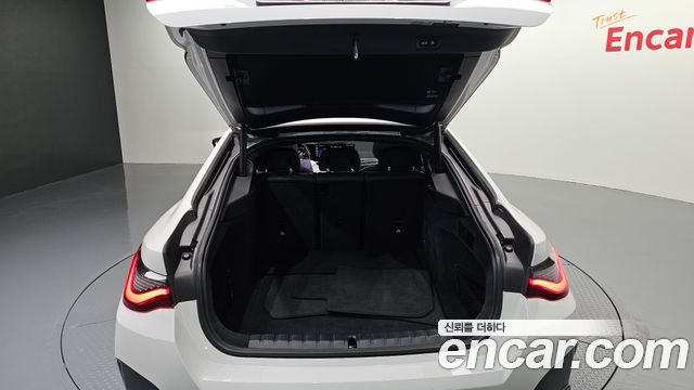 BMW i4 eDrive40 M Sports Pro 2023 — фото 33