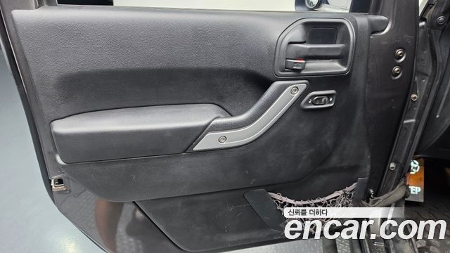 Jeep Wrangler (JK) 3.6 Rubicon 4Door 2016 — фото 24
