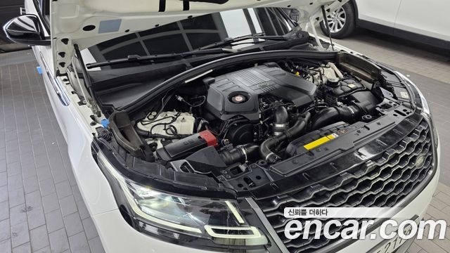 Land Rover Range Rover Velar 3.0 D300 R-Dynamic HSE 2019 — фото 6