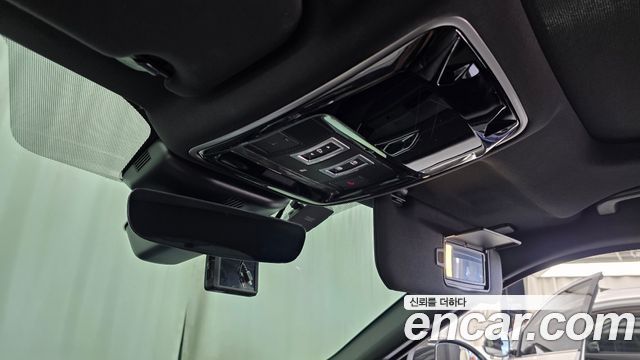 Land Rover Range Rover Velar 3.0 D300 R-Dynamic HSE 2019 — фото 28