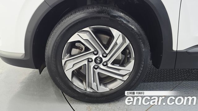 Hyundai Santa Fe Gasoline 2.5T 2WD Prestige 2023 — фото 5