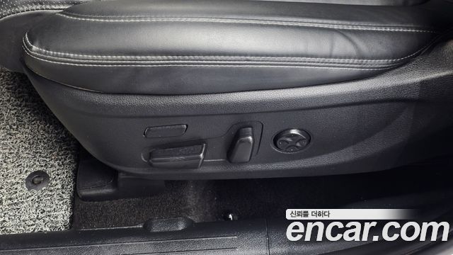 Hyundai Santa Fe Gasoline 2.5T 2WD Prestige 2023 — фото 32