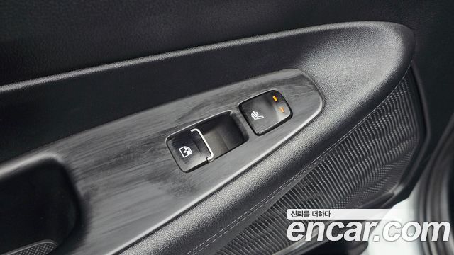 Hyundai Santa Fe Gasoline 2.5T 2WD Prestige 2023 — фото 33