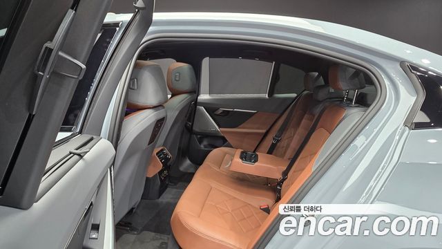 BMW 5 Series (G60) 530i xDrive M Sport 2024 — фото 12