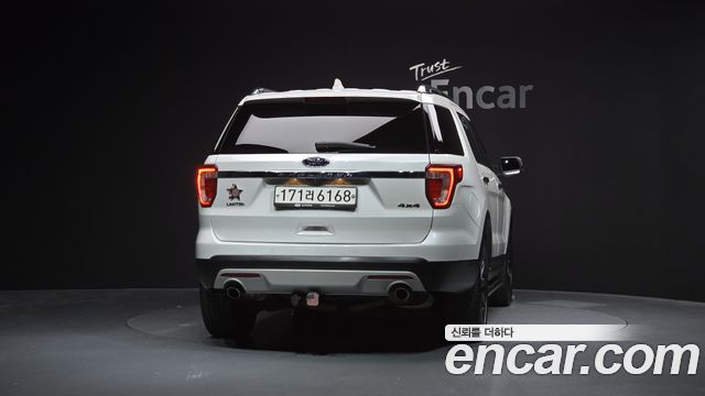 Ford Explorer 2.3 Limited 4WD 5th 2017 — фото 4