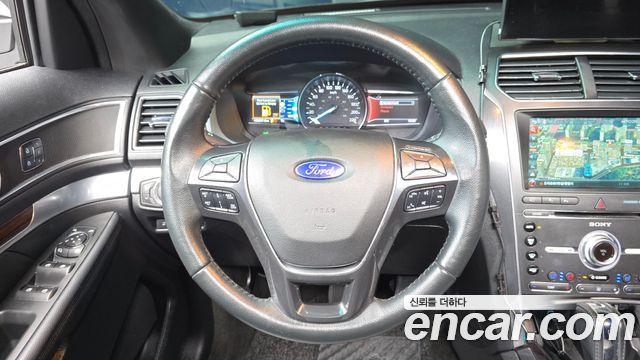Ford Explorer 2.3 Limited 4WD 5th 2017 — фото 13