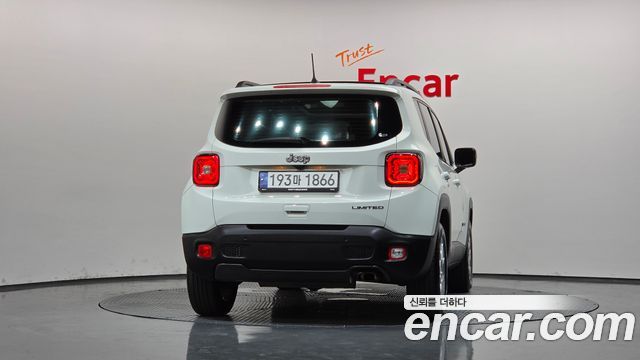 Jeep Renegade 2.4 Limited 2020 — фото 4