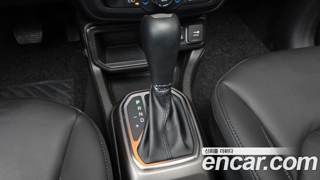 Jeep Renegade 2.4 Limited 2020 — фото 9