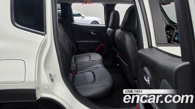 Jeep Renegade 2.4 Limited 2020 — фото 11