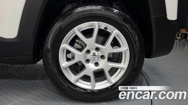 Jeep Renegade 2.4 Limited 2020 — фото 21