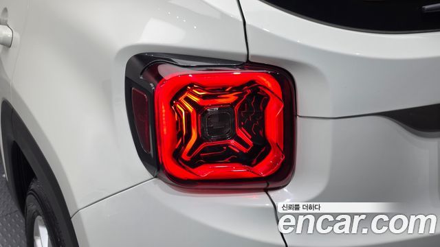 Jeep Renegade 2.4 Limited 2020 — фото 23