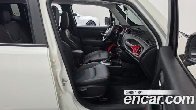 Jeep Renegade 2.4 Limited 2020 — фото 26