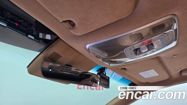 Genesis G80 (RG3) Gasoline 3.5 Turbo AWD 2025 — фото 33