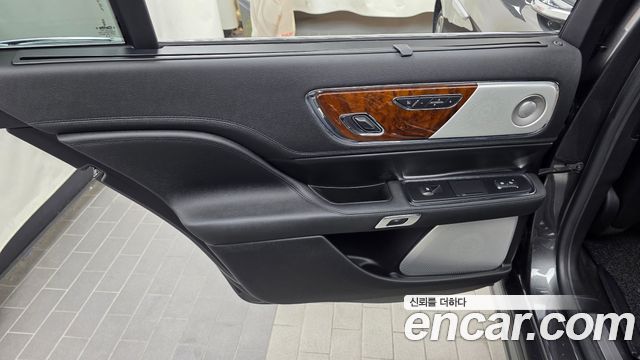 Lincoln Continental (X) 3.0 AWD 2019 — фото 25