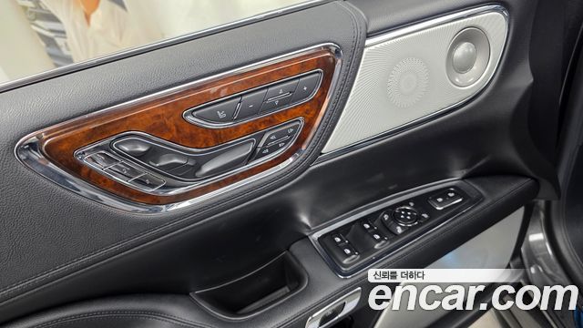 Lincoln Continental (X) 3.0 AWD 2019 — фото 27