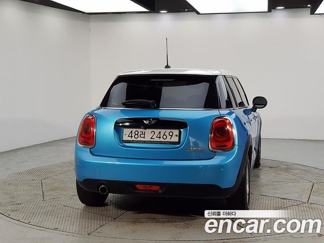 MINI Cooper D 5Door Mid 3rd 2017 — фото 3