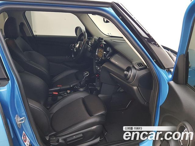 MINI Cooper D 5Door Mid 3rd 2017 — фото 20