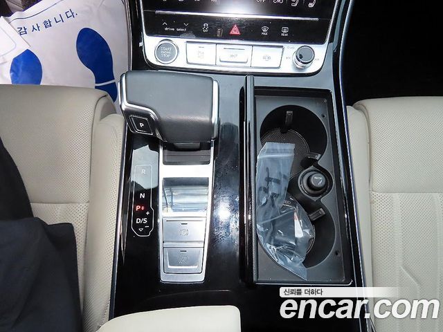 Audi A8 (D5) 55 TFSI Quattro Premium LWB 2022 — фото 15