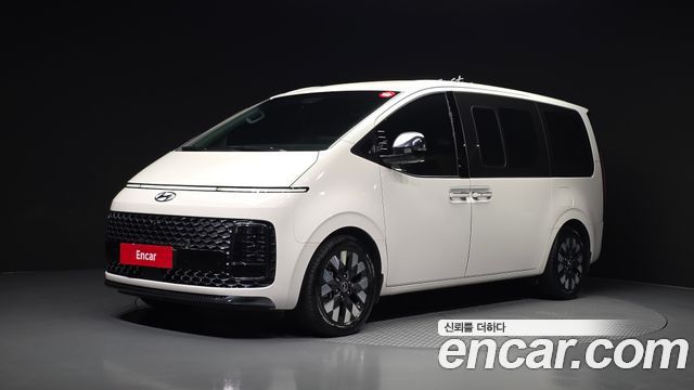 Hyundai Staria Lounge 9-Seater Inspiration 2022 — фото 1