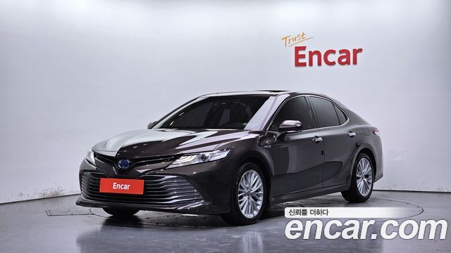 Toyota Camry (XV70) 2.5 XLE Hybrid 2018 — фото 1