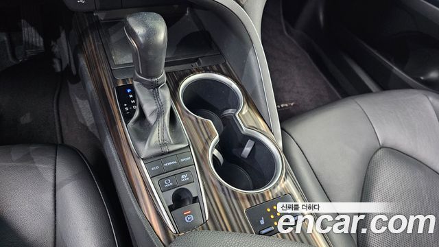 Toyota Camry (XV70) 2.5 XLE Hybrid 2018 — фото 9