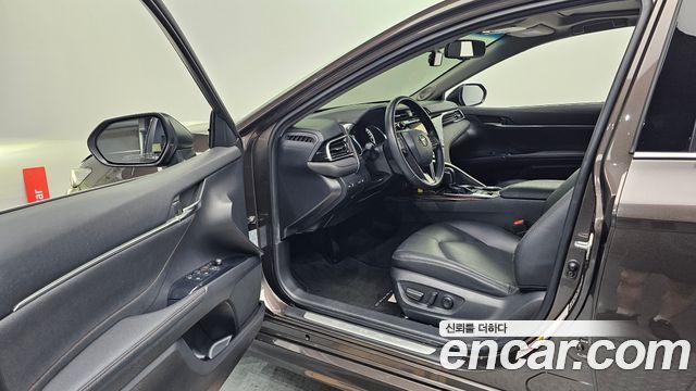 Toyota Camry (XV70) 2.5 XLE Hybrid 2018 — фото 10