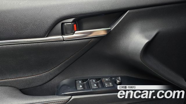 Toyota Camry (XV70) 2.5 XLE Hybrid 2018 — фото 15