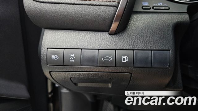 Toyota Camry (XV70) 2.5 XLE Hybrid 2018 — фото 16