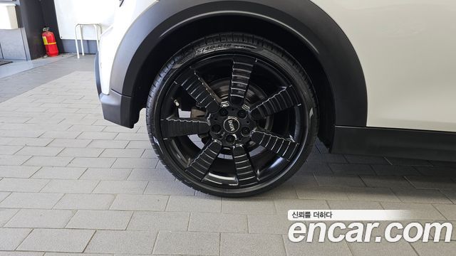 MINI Cooper S Convertible Resolute Edition 3rd Gen 2024 — фото 5