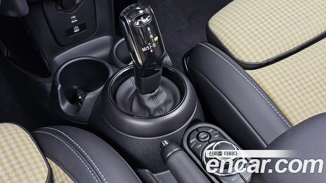 MINI Cooper S Convertible Resolute Edition 3rd Gen 2024 — фото 9