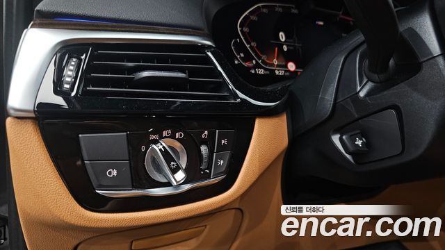 BMW 5 Series (G30) 520i M Sport 2021 — фото 14