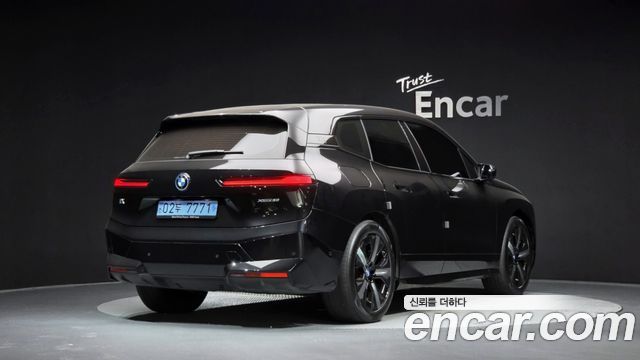 BMW iX xDrive50 Sports Plus 2023 — фото 2