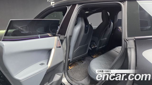 BMW iX xDrive50 Sports Plus 2023 — фото 32