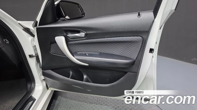 BMW 1 Series (F20) 118d M Sport Shadow 5 Door 2018 — фото 30